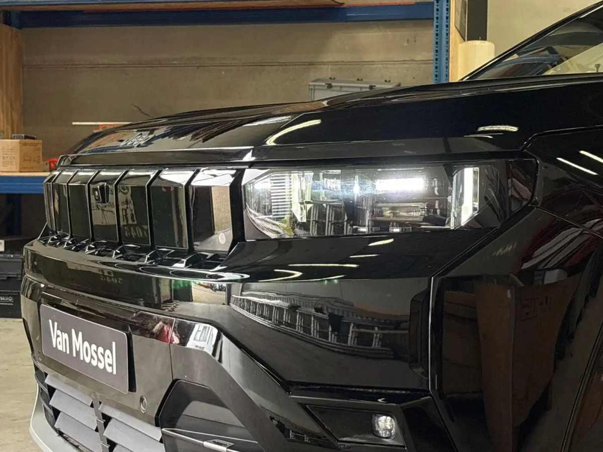 First Edition 74 kWh | VOORRAAD VOORDEEL TOT € 4.000,- + GRATIS SCHUIFDAK! T.W.V. € 1.100,- | Camera 360 | Parkeersensoren voor en achter | Premium pack | Convience pack | Warmtepomp | 2