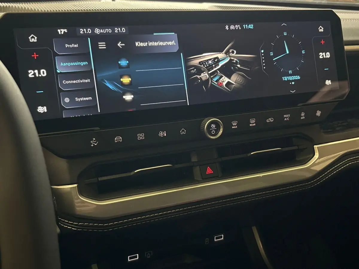 First Edition 74 kWh | VOORRAAD VOORDEEL TOT € 4.000,- + GRATIS SCHUIFDAK! T.W.V. € 1.100,- | Camera 360 | Parkeersensoren voor en achter | Premium pack | Convience pack | Warmtepomp | 2