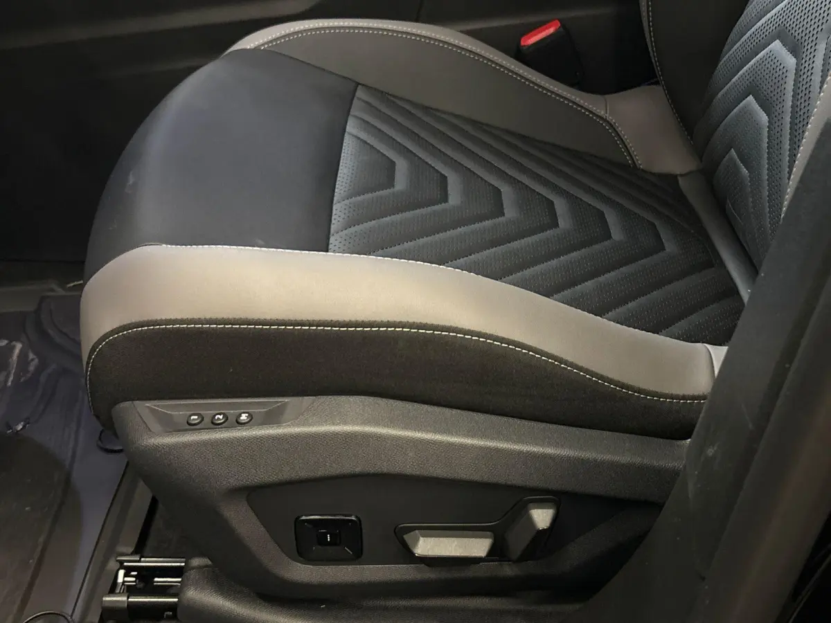 First Edition 74 kWh | VOORRAAD VOORDEEL TOT € 4.000,- + GRATIS SCHUIFDAK! T.W.V. € 1.100,- | Camera 360 | Parkeersensoren voor en achter | Premium pack | Convience pack | Warmtepomp | 2