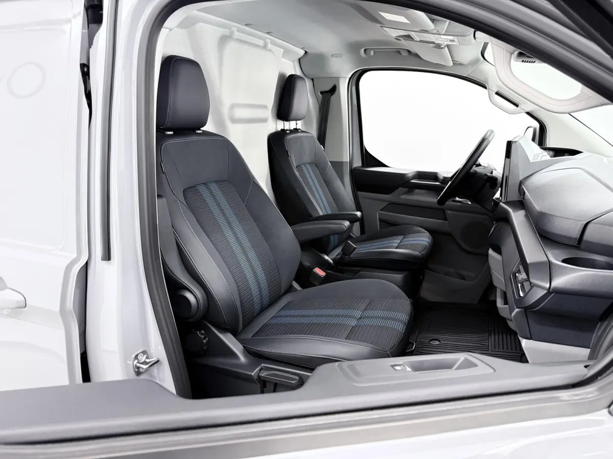 320 | L2 H1 | SPORT | 65 kWh | 301 KM RANGE WLTP | 2-ZITS | ADAPTIVE CRUISE CONTROL | LM VELGEN | SPOILER | PARKEERCAMERA | NAVIGATIE |