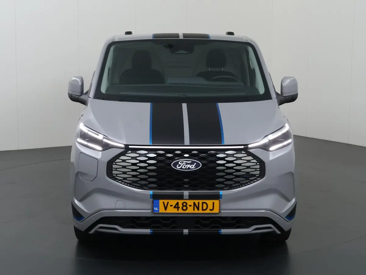 320 | L2 H1 | SPORT | 65 kWh | 301 KM RANGE WLTP | 2-ZITS | ADAPTIVE CRUISE CONTROL | LM VELGEN | SPOILER | PARKEERCAMERA | NAVIGATIE |