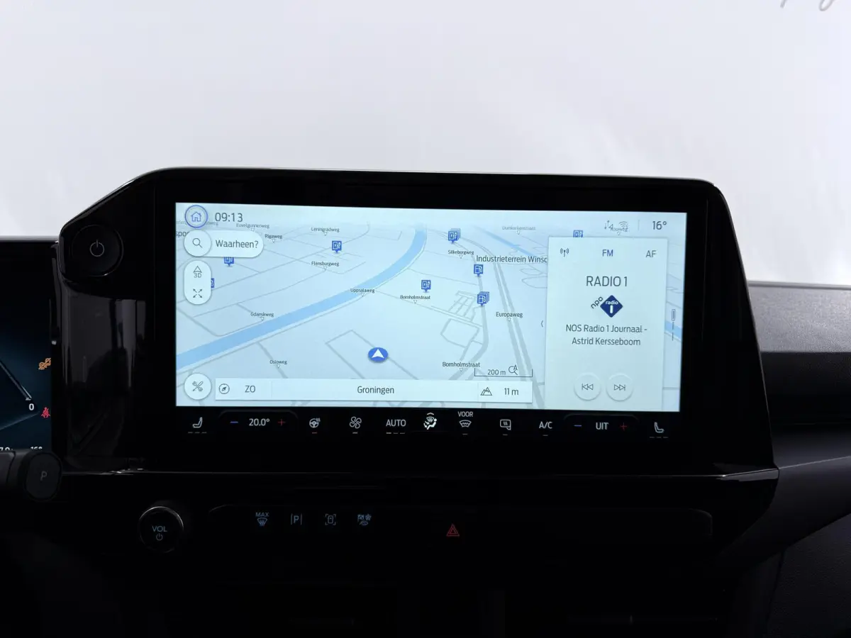 320 | L2 H1 | SPORT | 65 kWh | 301 KM RANGE WLTP | 2-ZITS | ADAPTIVE CRUISE CONTROL | LM VELGEN | SPOILER | PARKEERCAMERA | NAVIGATIE |