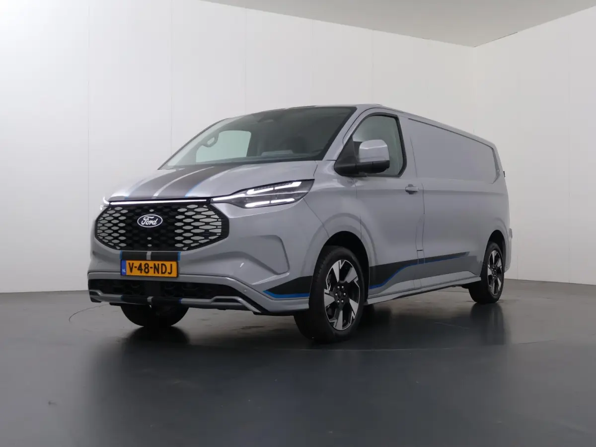 320 | L2 H1 | SPORT | 65 kWh | 301 KM RANGE WLTP | 2-ZITS | ADAPTIVE CRUISE CONTROL | LM VELGEN | SPOILER | PARKEERCAMERA | NAVIGATIE |
