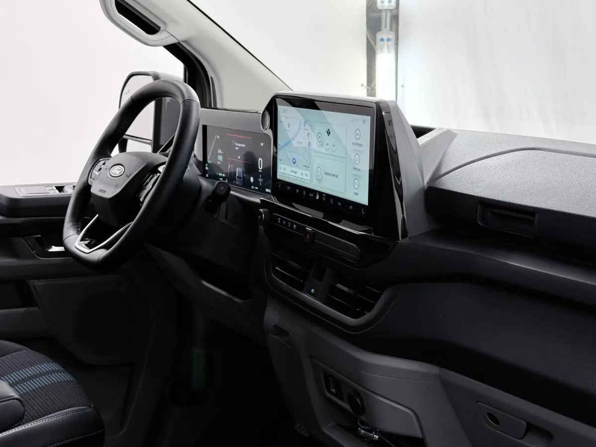 320 | L2 H1 | SPORT | 65 kWh | 301 KM RANGE WLTP | 2-ZITS | ADAPTIVE CRUISE CONTROL | LM VELGEN | SPOILER | PARKEERCAMERA | NAVIGATIE |