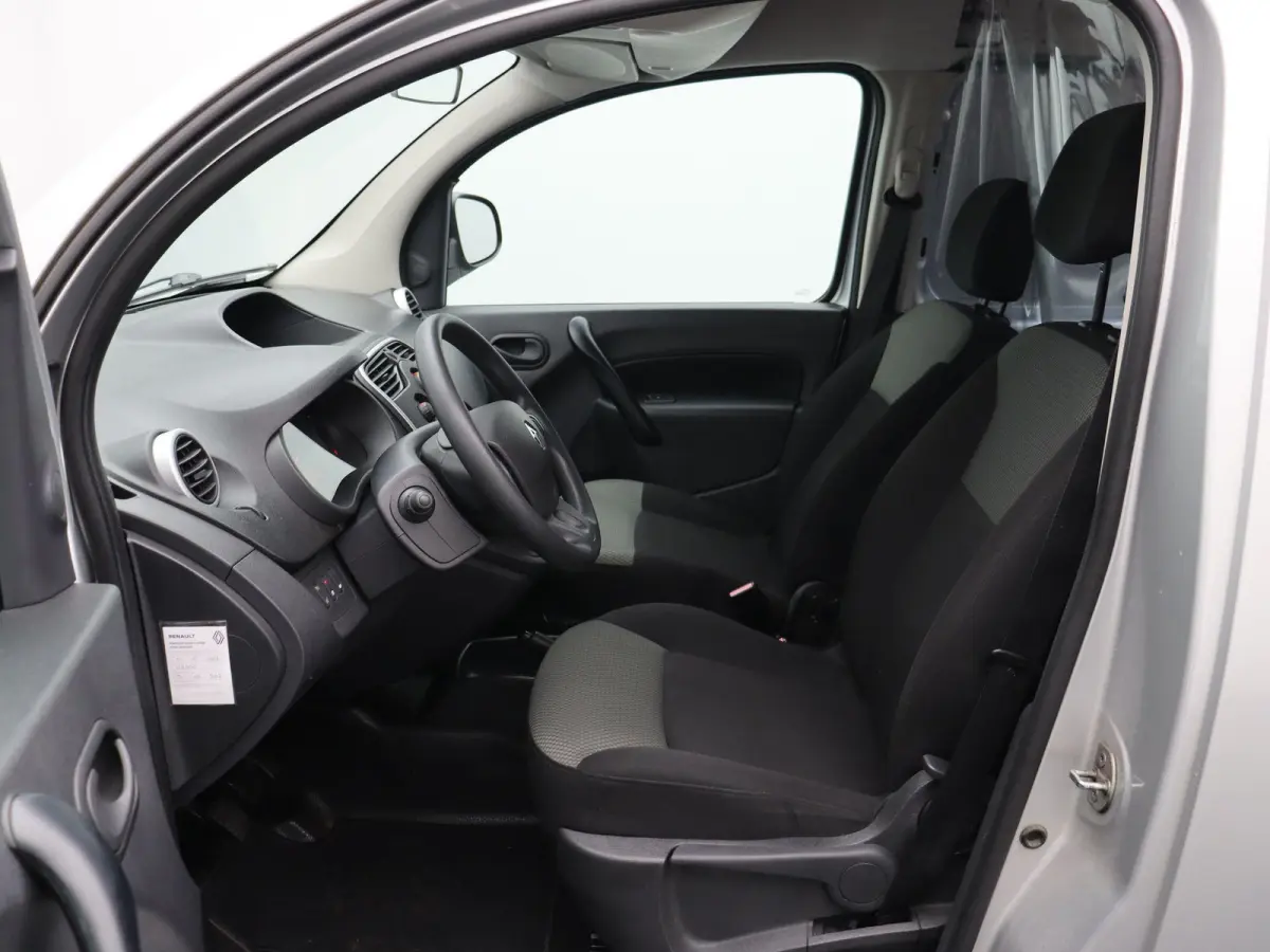 1.5 dCi 75pk Comfort | Marge | Dealeronderhouden | 1e eigenaar | Ramen achter | half hoog tussenschot |