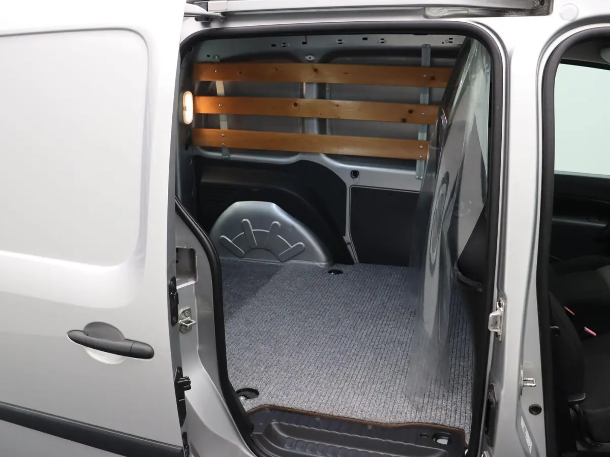 1.5 dCi 75pk Comfort | Marge | Dealeronderhouden | 1e eigenaar | Ramen achter | half hoog tussenschot |