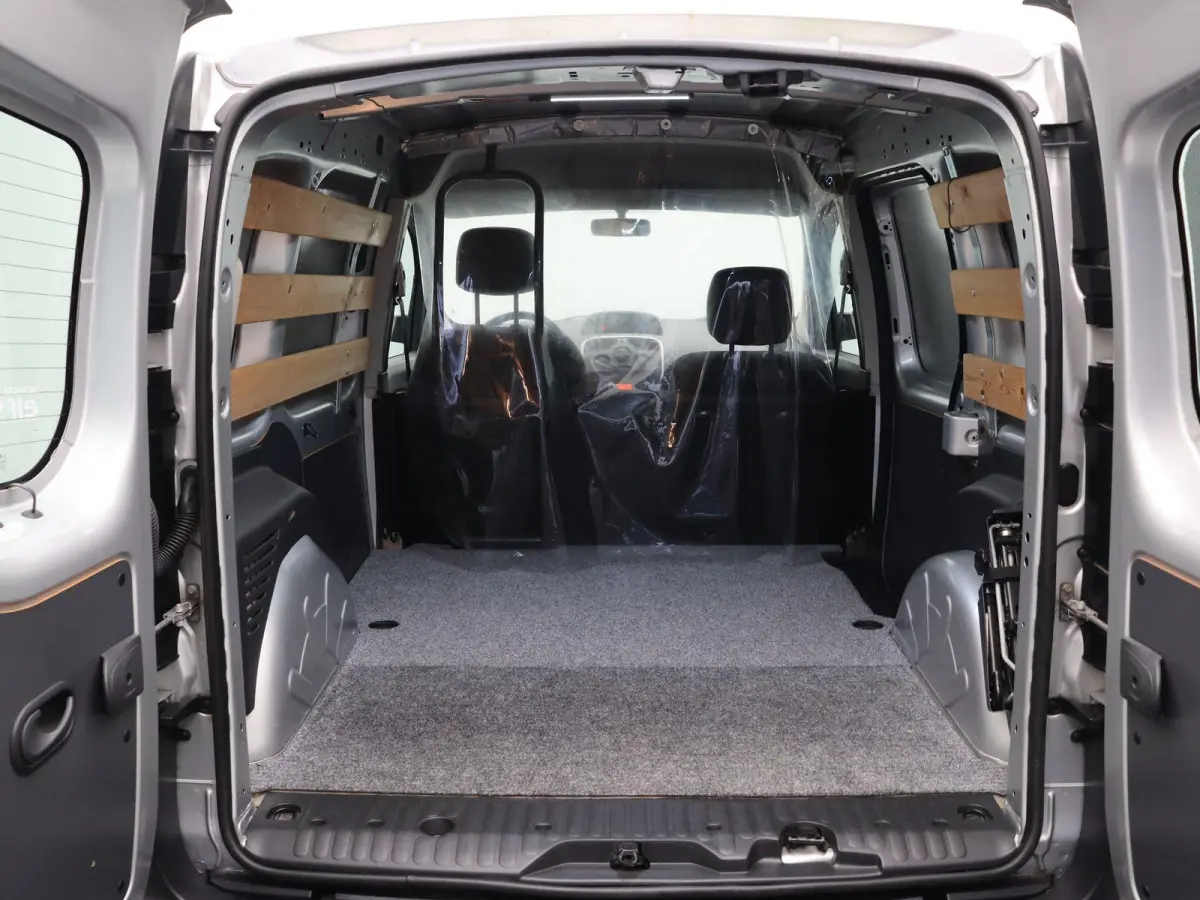 1.5 dCi 75pk Comfort | Marge | Dealeronderhouden | 1e eigenaar | Ramen achter | half hoog tussenschot |