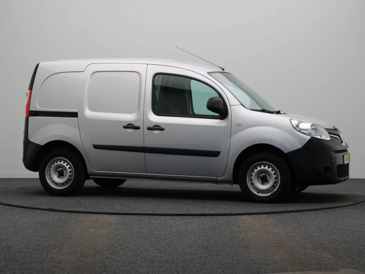 1.5 dCi 75pk Comfort | Marge | Dealeronderhouden | 1e eigenaar | Ramen achter | half hoog tussenschot |