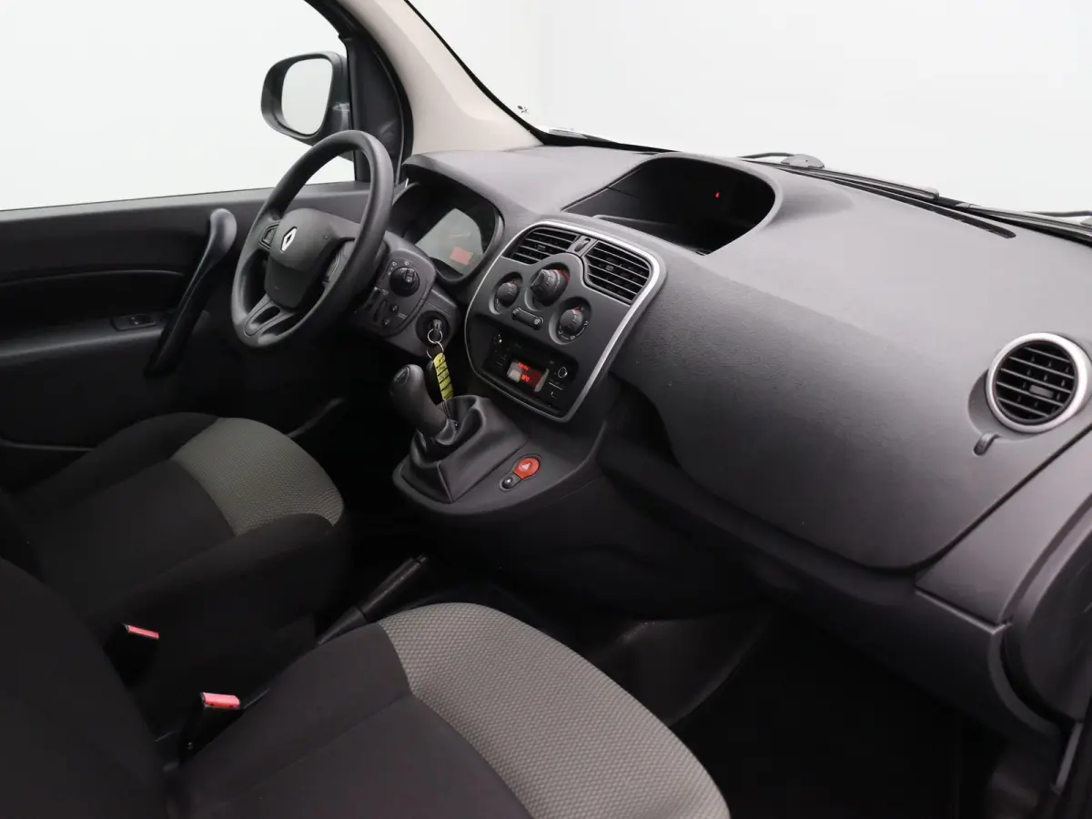 1.5 dCi 75pk Comfort | Marge | Dealeronderhouden | 1e eigenaar | Ramen achter | half hoog tussenschot |