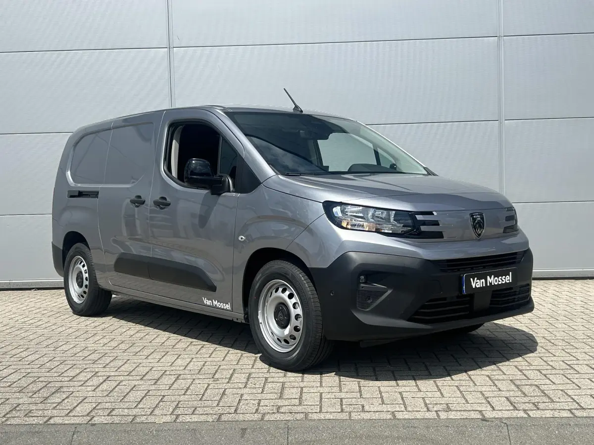 136 L2 50 kWh | 2 Zits | Camera | Stoelverwarming | Voorruitverwarming | Apple Carplay/Android Auto