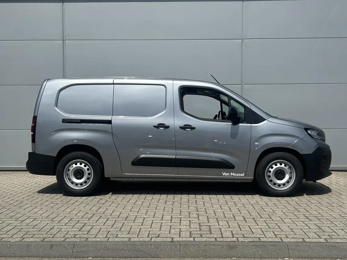 136 L2 50 kWh | 2 Zits | Camera | Stoelverwarming | Voorruitverwarming | Apple Carplay/Android Auto