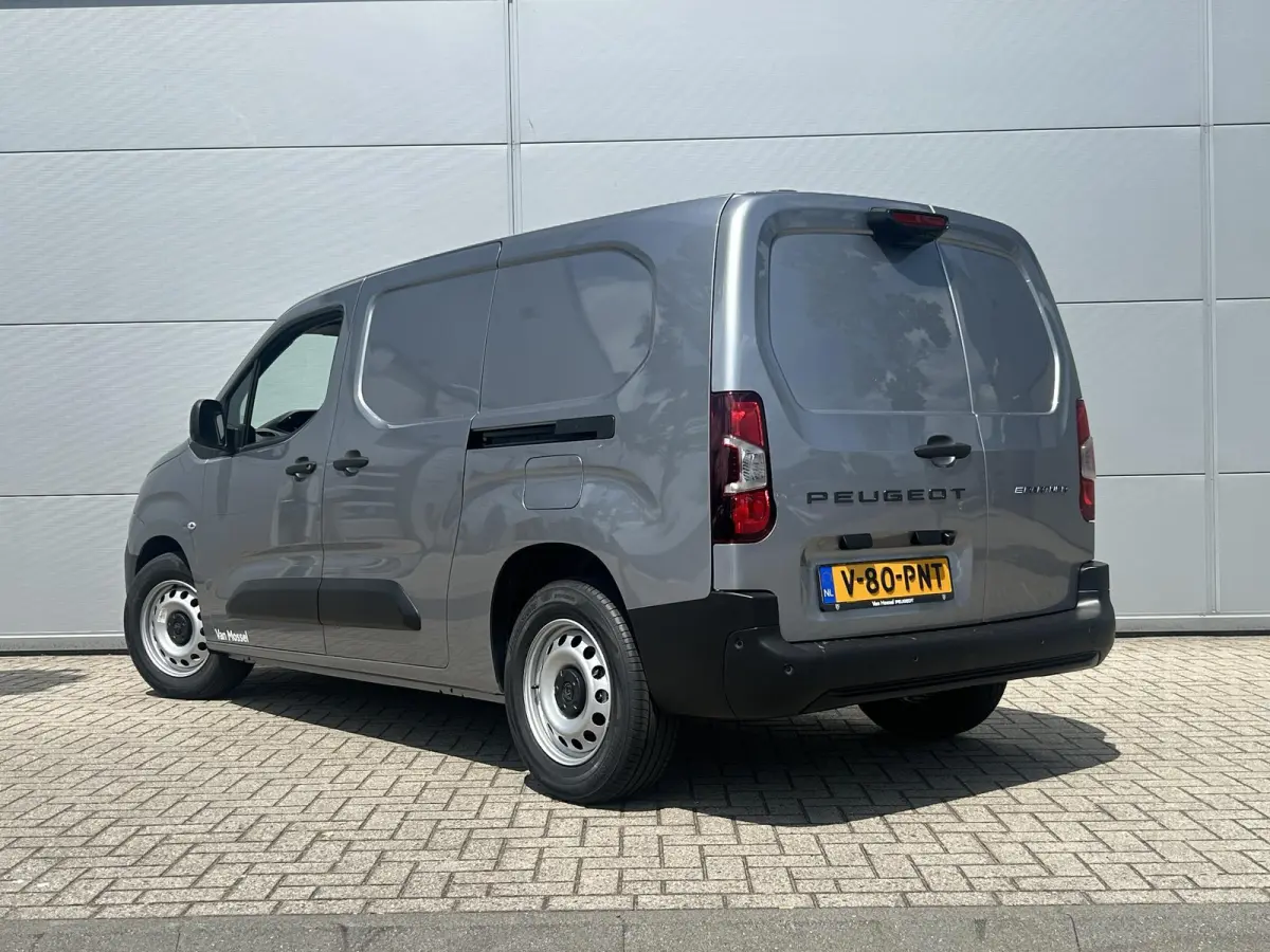 136 L2 50 kWh | 2 Zits | Camera | Stoelverwarming | Voorruitverwarming | Apple Carplay/Android Auto