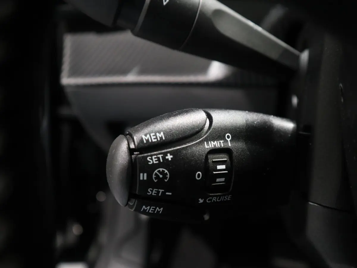 EV Active Pack 50 kWh ANDROID AUTO/ APPLE CARPLAY - NAVIGATIE - CRUISE CONTROL