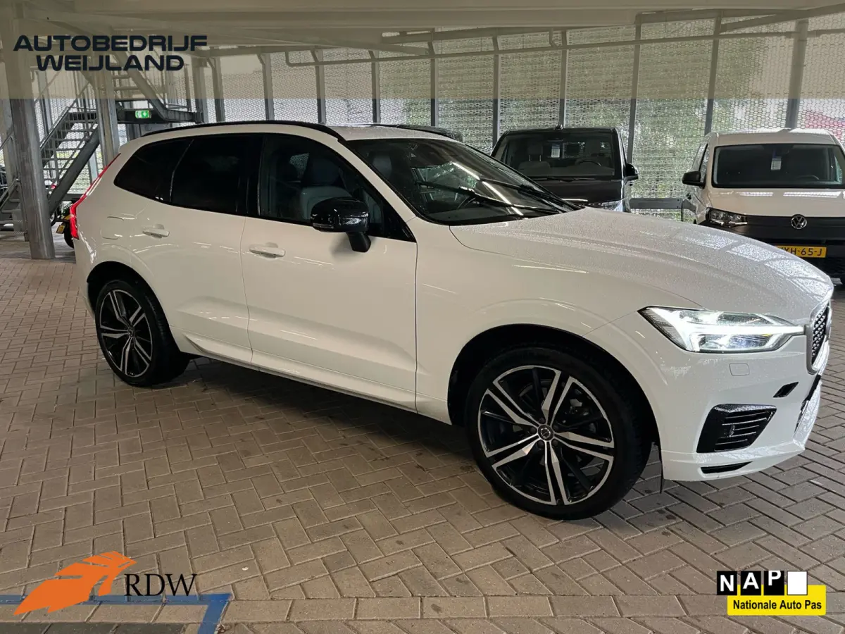 2.0 Recharge T8 AWD R-Design NIEUWSTAAT BTW-AUTO I Trekhaak I R-Design I Winterpakket I Blis I 21" I Leer I Camera I Pano I Carplay I Navi I