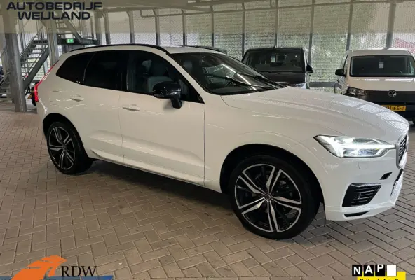 2.0 Recharge T8 AWD R-Design NIEUWSTAAT BTW-AUTO I Trekhaak I R-Design I Winterpakket I Blis I 21" I Leer I Camera I Pano I Carplay I Navi I
