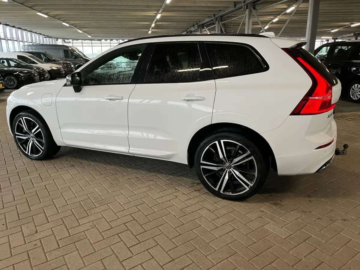 2.0 Recharge T8 AWD R-Design NIEUWSTAAT BTW-AUTO I Trekhaak I R-Design I Winterpakket I Blis I 21" I Leer I Camera I Pano I Carplay I Navi I