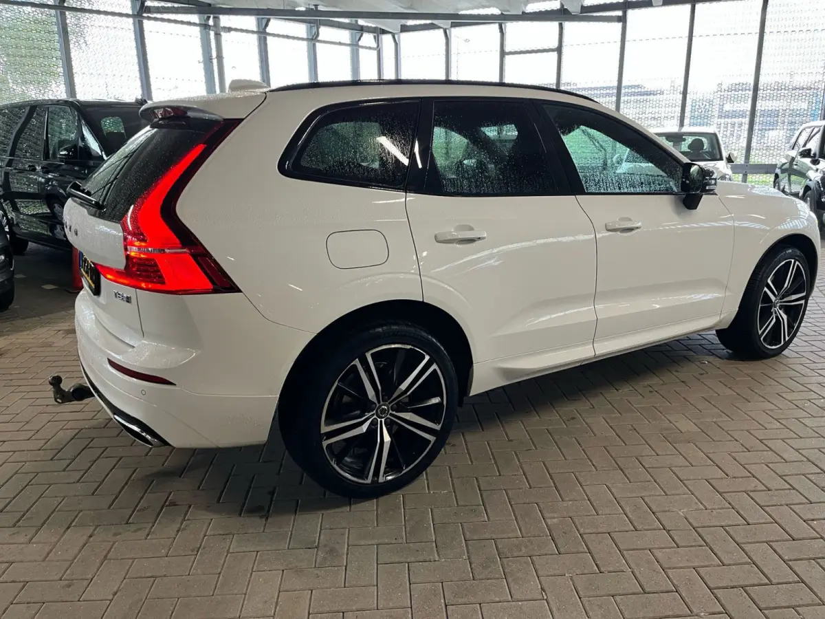 2.0 Recharge T8 AWD R-Design NIEUWSTAAT BTW-AUTO I Trekhaak I R-Design I Winterpakket I Blis I 21" I Leer I Camera I Pano I Carplay I Navi I