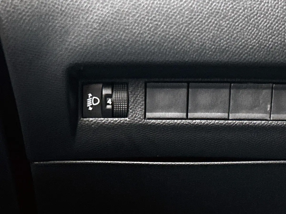 Business Hybrid 110 e-DCS6 | Navigatie | Achteruitrijcamera | Climate Control | Cruise Control | Apple Carplay/Android Auto |