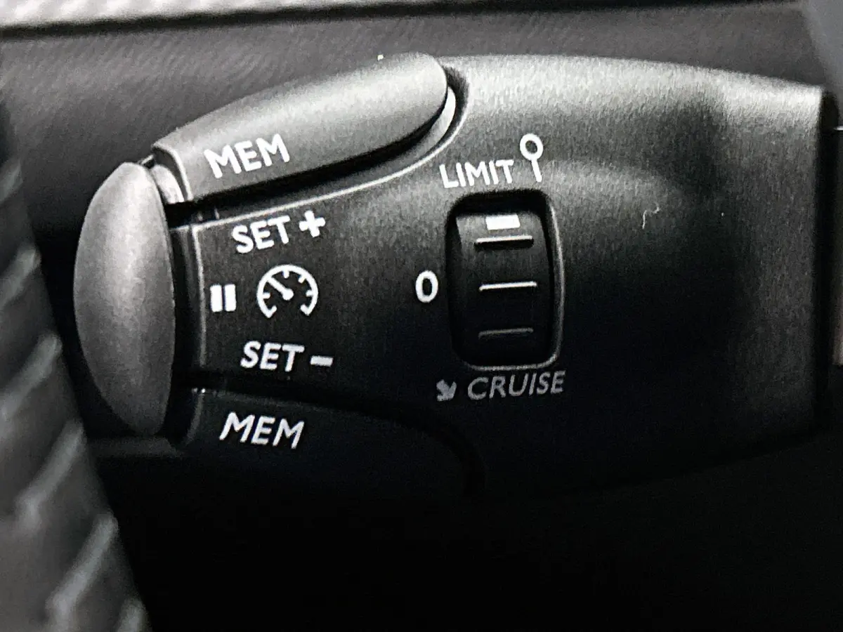 Business Hybrid 110 e-DCS6 | Navigatie | Achteruitrijcamera | Climate Control | Cruise Control | Apple Carplay/Android Auto |