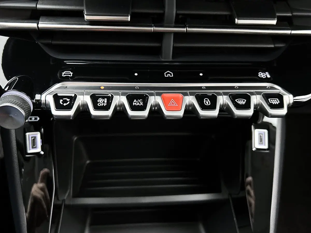 Business Hybrid 110 e-DCS6 | Navigatie | Achteruitrijcamera | Climate Control | Cruise Control | Apple Carplay/Android Auto |