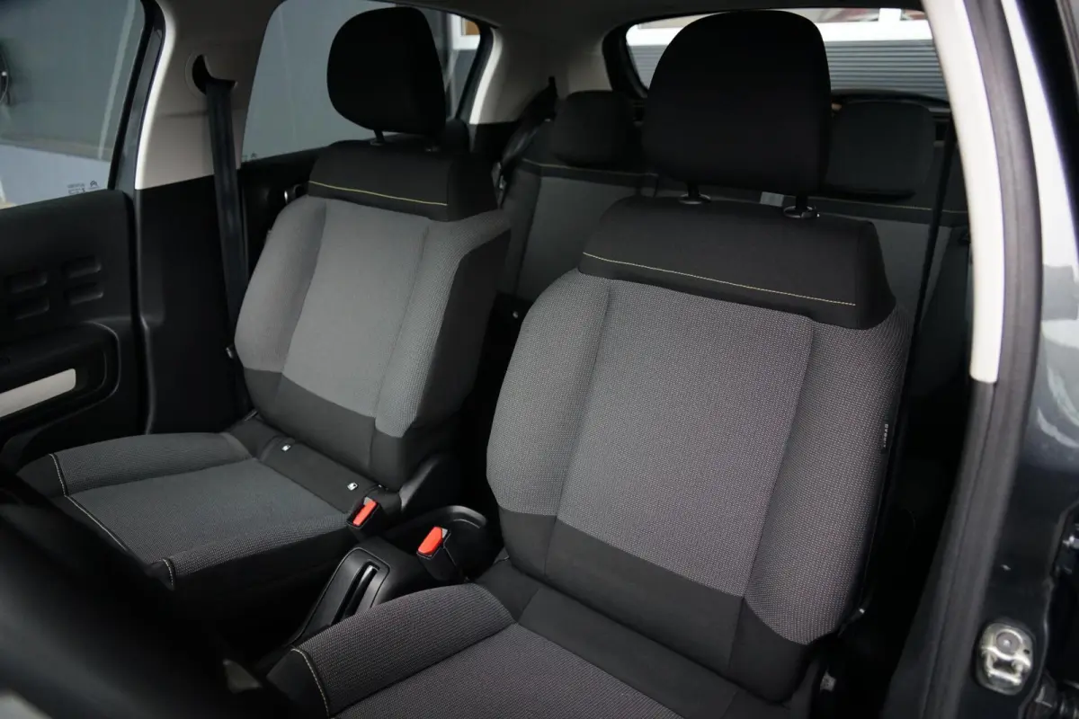1.2 PureTech Feel, NL, CarPlay, PDC, clima, dis. v.v.