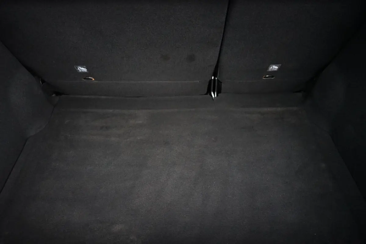 1.2 PureTech Feel, NL, CarPlay, PDC, clima, dis. v.v.