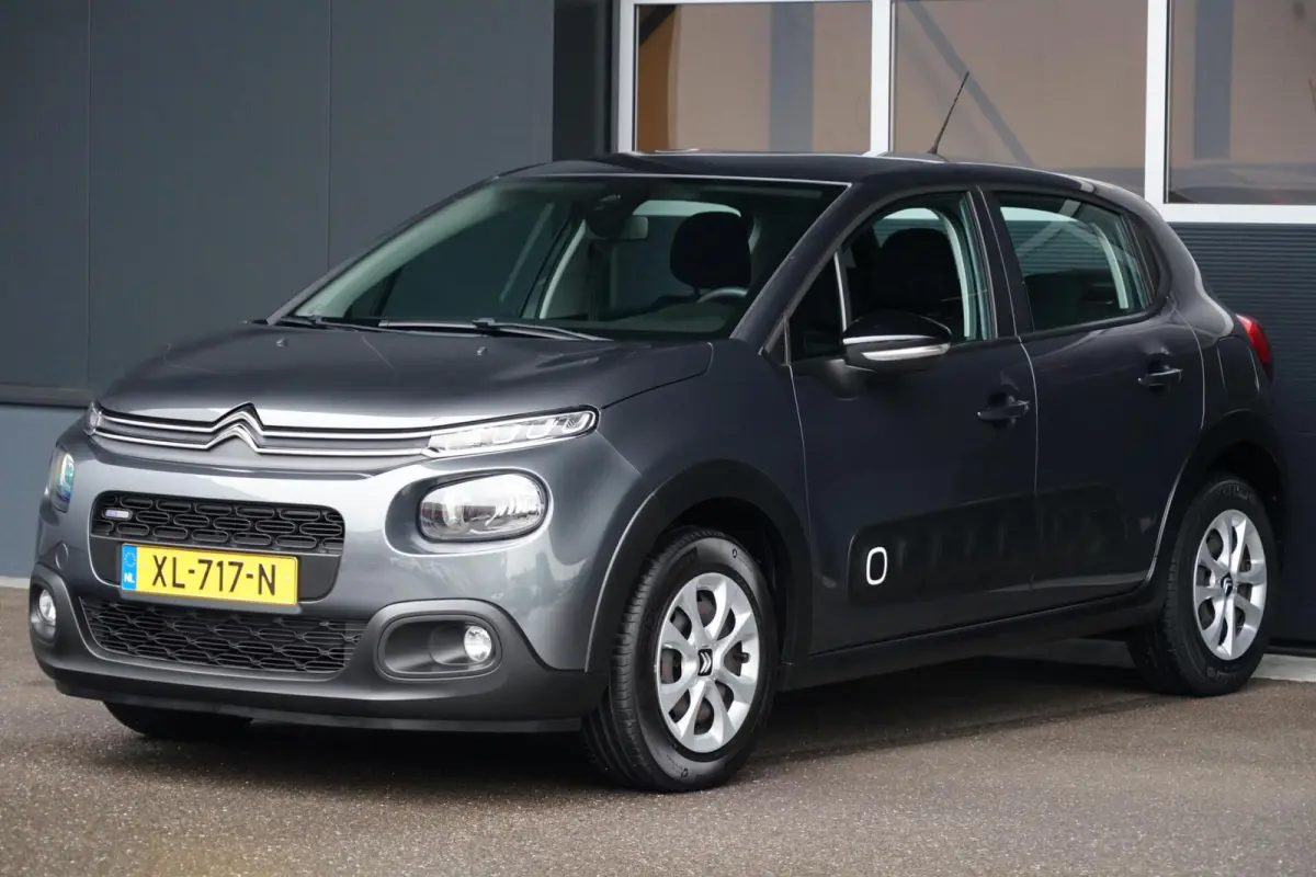 1.2 PureTech Feel, NL, CarPlay, PDC, clima, dis. v.v.
