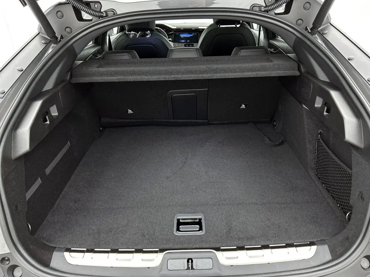 1.6 GT Exclusive Plug-In Hybrid 240 | Elektrisch Verstelbare Voorstoelen | Lederen Bekleding | Stoel/Stuurverwarming | Panoramisch Schuif/Kantel Dak | Handsfree Kofferklep |