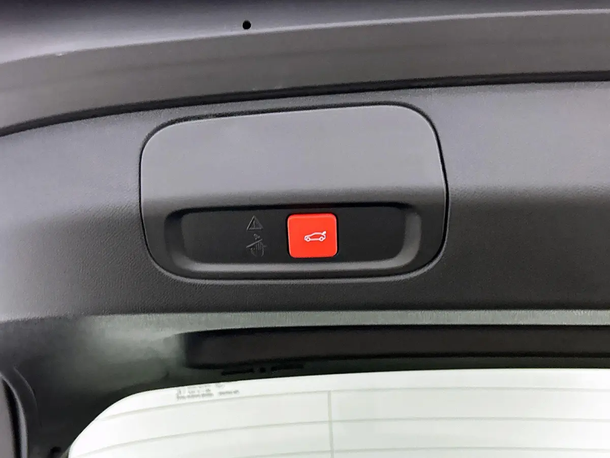 1.6 GT Exclusive Plug-In Hybrid 240 | Elektrisch Verstelbare Voorstoelen | Lederen Bekleding | Stoel/Stuurverwarming | Panoramisch Schuif/Kantel Dak | Handsfree Kofferklep |