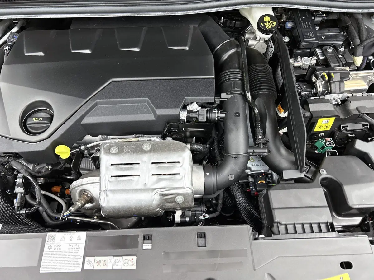 1.6 GT Exclusive Plug-In Hybrid 240 | Elektrisch Verstelbare Voorstoelen | Lederen Bekleding | Stoel/Stuurverwarming | Panoramisch Schuif/Kantel Dak | Handsfree Kofferklep |