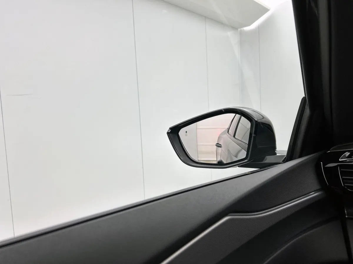 1.6 GT Exclusive Plug-In Hybrid 240 | Elektrisch Verstelbare Voorstoelen | Lederen Bekleding | Stoel/Stuurverwarming | Panoramisch Schuif/Kantel Dak | Handsfree Kofferklep |