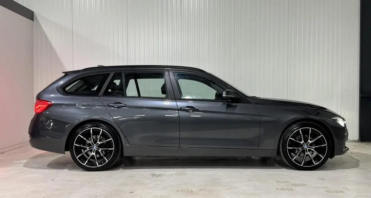 318i High Executive|CARPLAY|CAMERA|NAVI