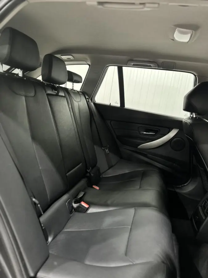 318i High Executive|CARPLAY|CAMERA|NAVI