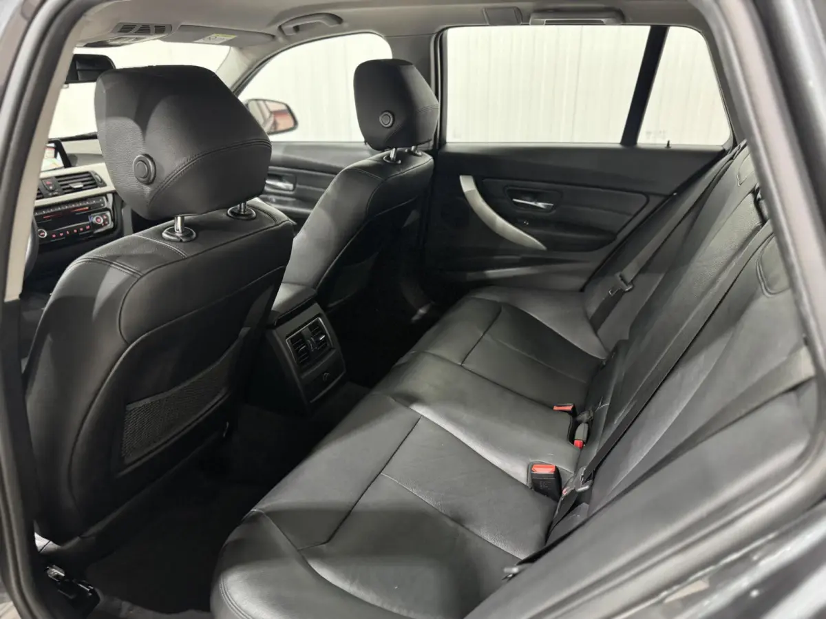 318i High Executive|CARPLAY|CAMERA|NAVI