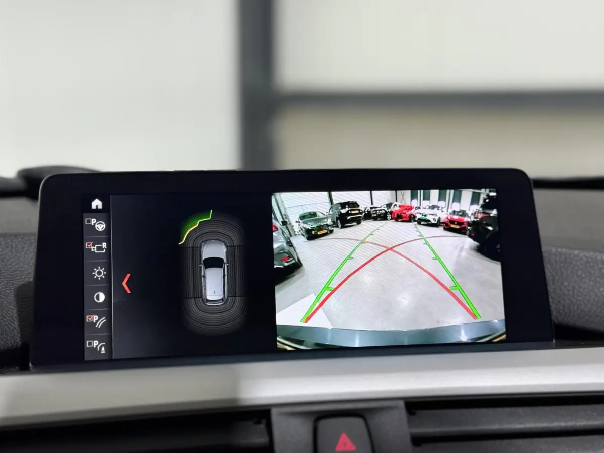318i High Executive|CARPLAY|CAMERA|NAVI