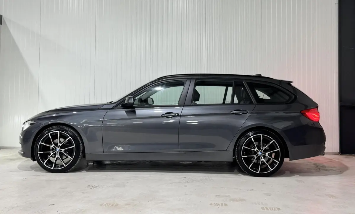 318i High Executive|CARPLAY|CAMERA|NAVI