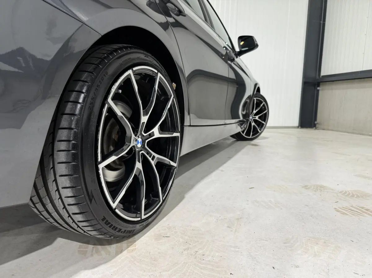 318i High Executive|CARPLAY|CAMERA|NAVI