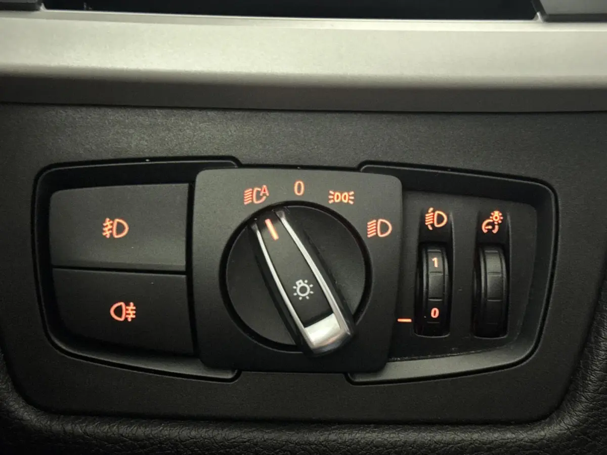 318i High Executive|CARPLAY|CAMERA|NAVI