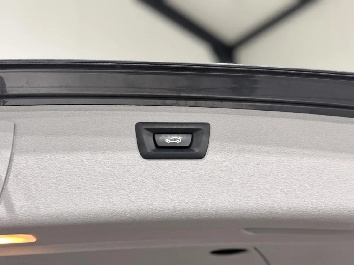 318i High Executive|CARPLAY|CAMERA|NAVI
