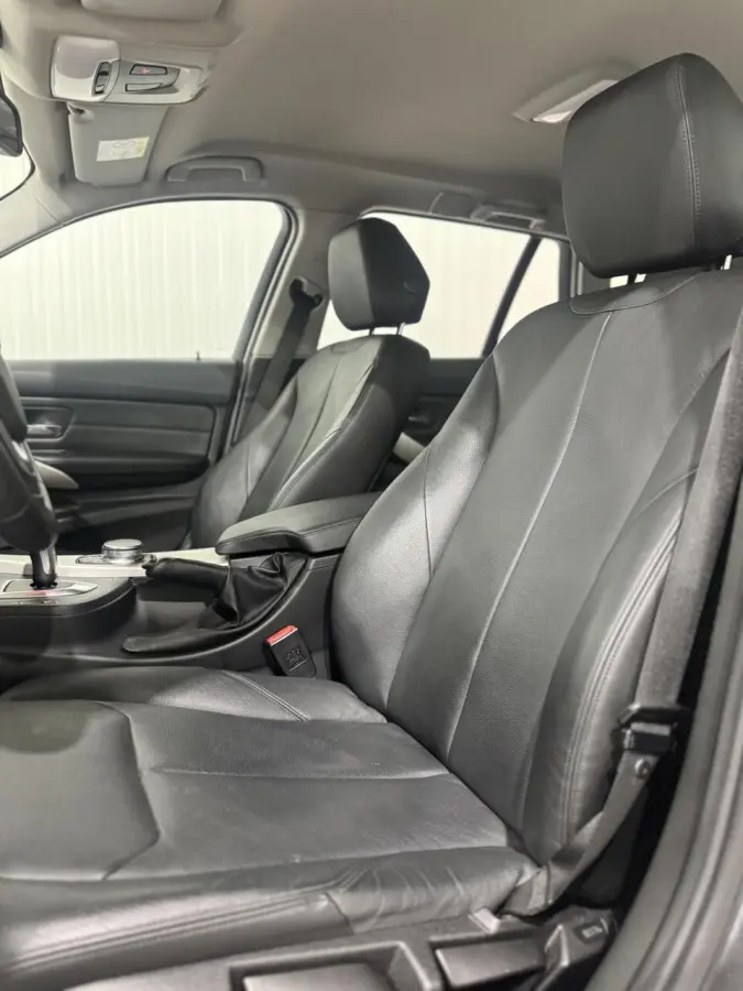 318i High Executive|CARPLAY|CAMERA|NAVI