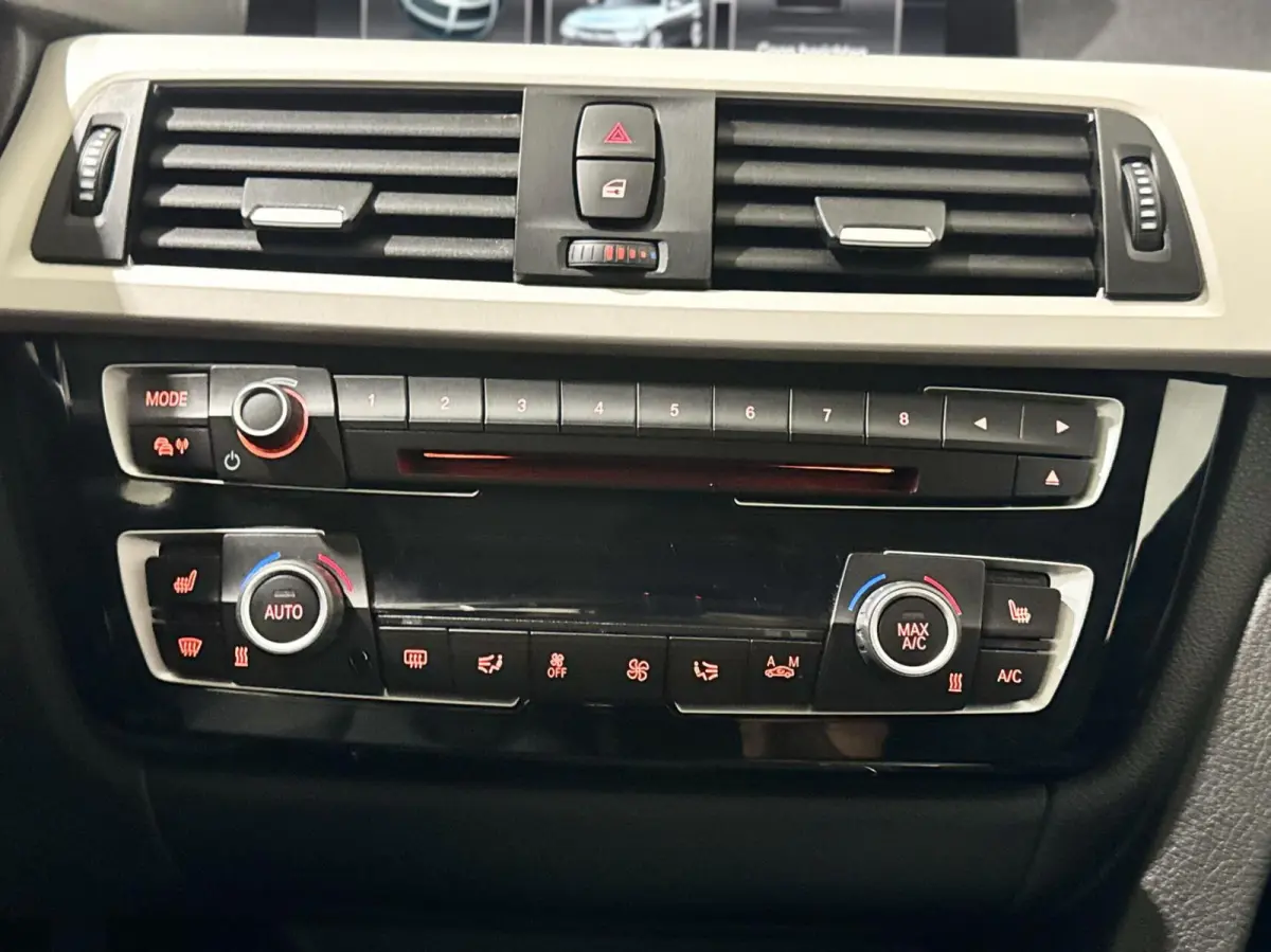 318i High Executive|CARPLAY|CAMERA|NAVI