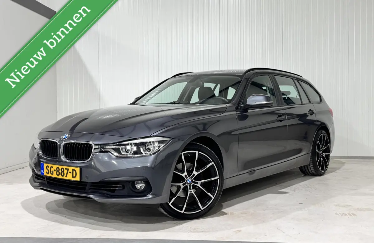 318i High Executive|CARPLAY|CAMERA|NAVI