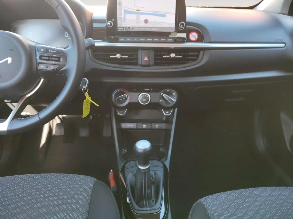 1.0 DPI DynamicPlusLine | Apple Carplay / Android Auto | Navigatiesysteem | Lichtsensor | Parkeersensoren + Camera Achter | Cruise Control | Rijstrooksensor + Correctie | 14" Lichtmetalen ve