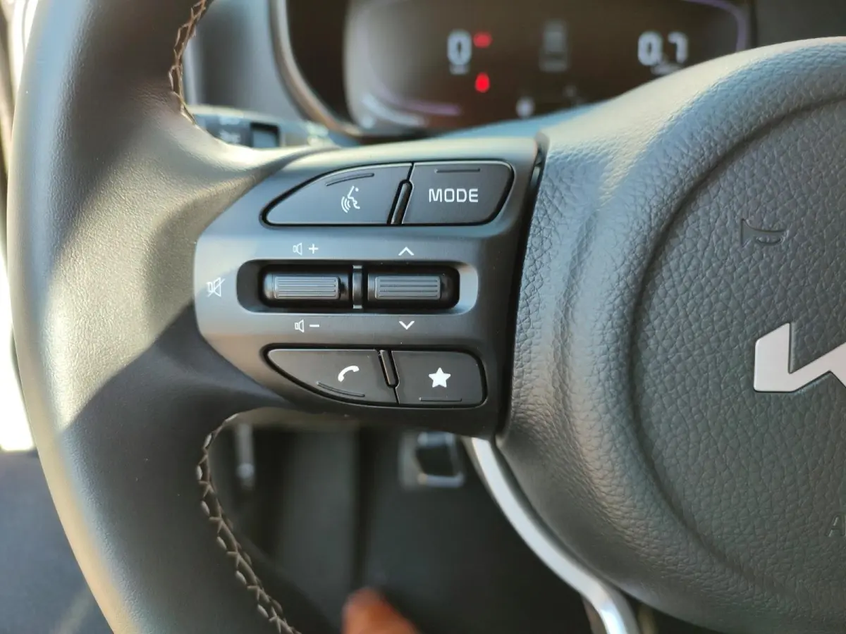 1.0 DPI DynamicPlusLine | Apple Carplay / Android Auto | Navigatiesysteem | Lichtsensor | Parkeersensoren + Camera Achter | Cruise Control | Rijstrooksensor + Correctie | 14" Lichtmetalen ve