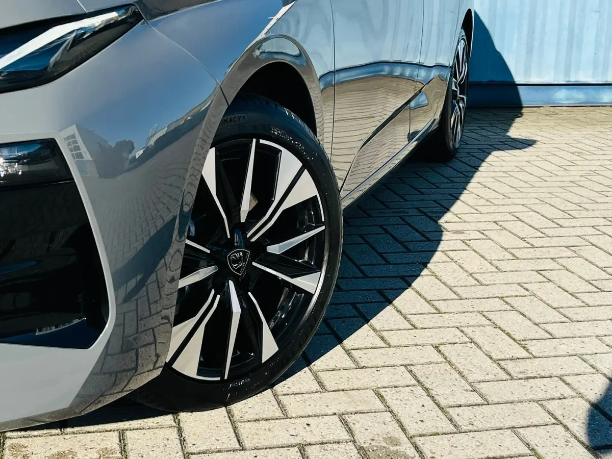 1.2 Hybrid 145 e-DCS6 Allure SUPER UITSTRALING! | Carplay | 17 Inch Velg | Adaptive Cruise Control | Stoelverwarming! |