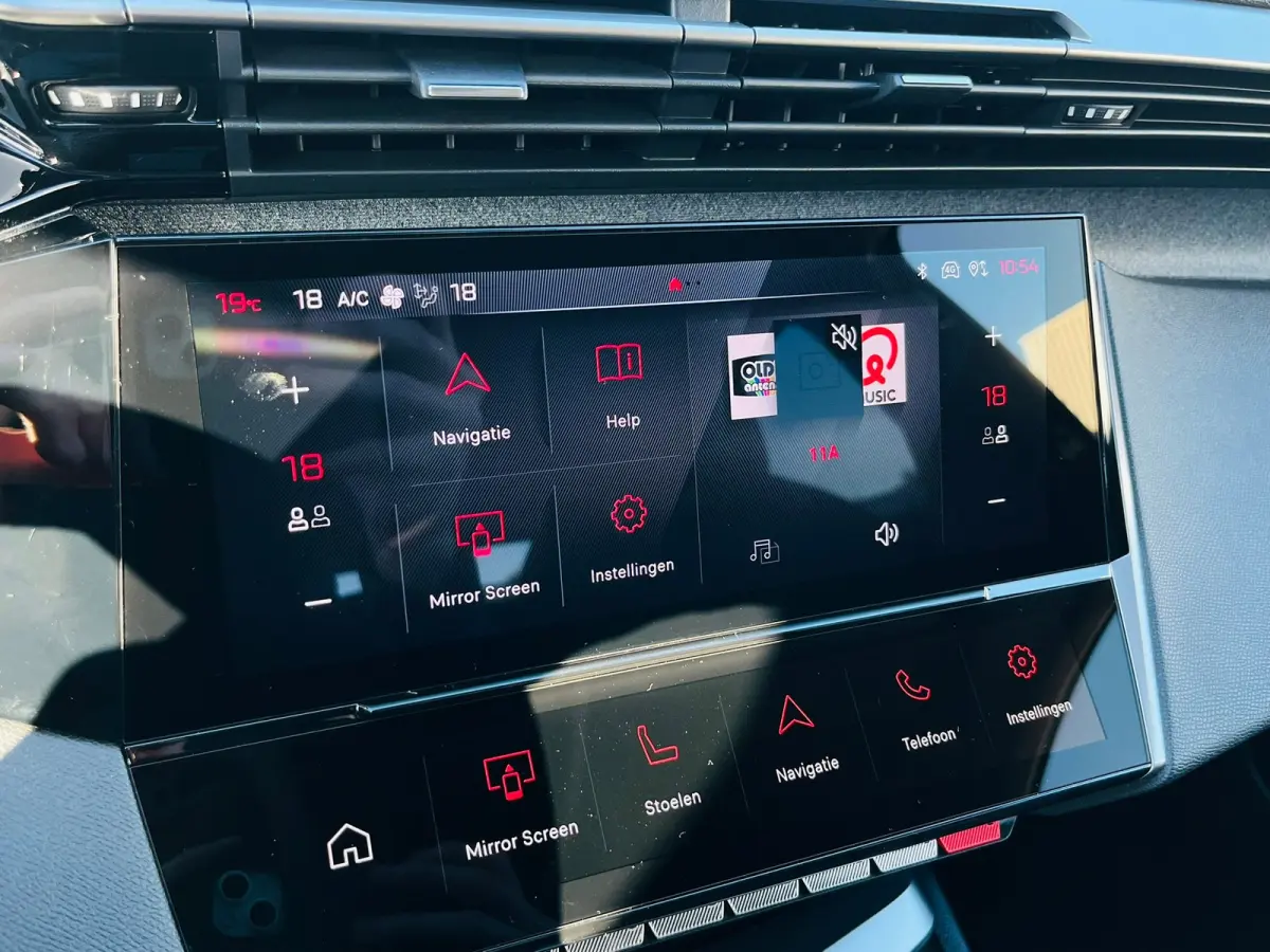 1.2 Hybrid 145 e-DCS6 Allure SUPER UITSTRALING! | Carplay | 17 Inch Velg | Adaptive Cruise Control | Stoelverwarming! |