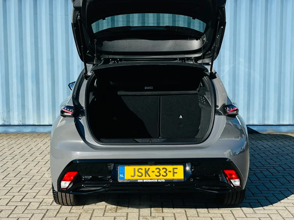 1.2 Hybrid 145 e-DCS6 Allure SUPER UITSTRALING! | Carplay | 17 Inch Velg | Adaptive Cruise Control | Stoelverwarming! |