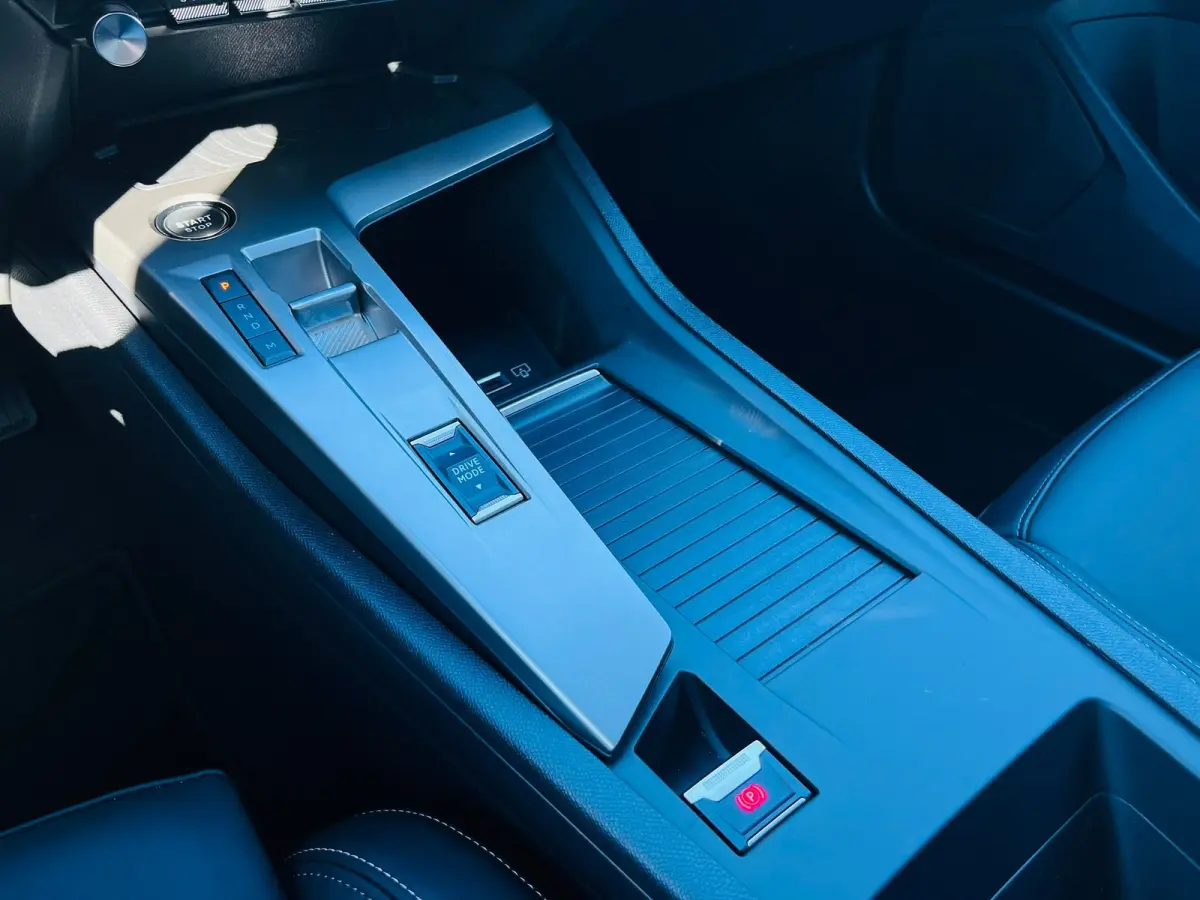 1.2 Hybrid 145 e-DCS6 Allure SUPER UITSTRALING! | Carplay | 17 Inch Velg | Adaptive Cruise Control | Stoelverwarming! |