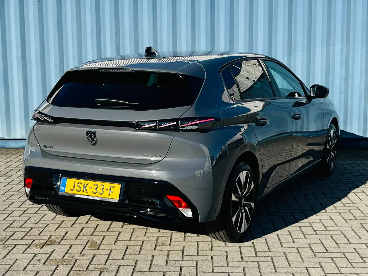 1.2 Hybrid 145 e-DCS6 Allure SUPER UITSTRALING! | Carplay | 17 Inch Velg | Adaptive Cruise Control | Stoelverwarming! |