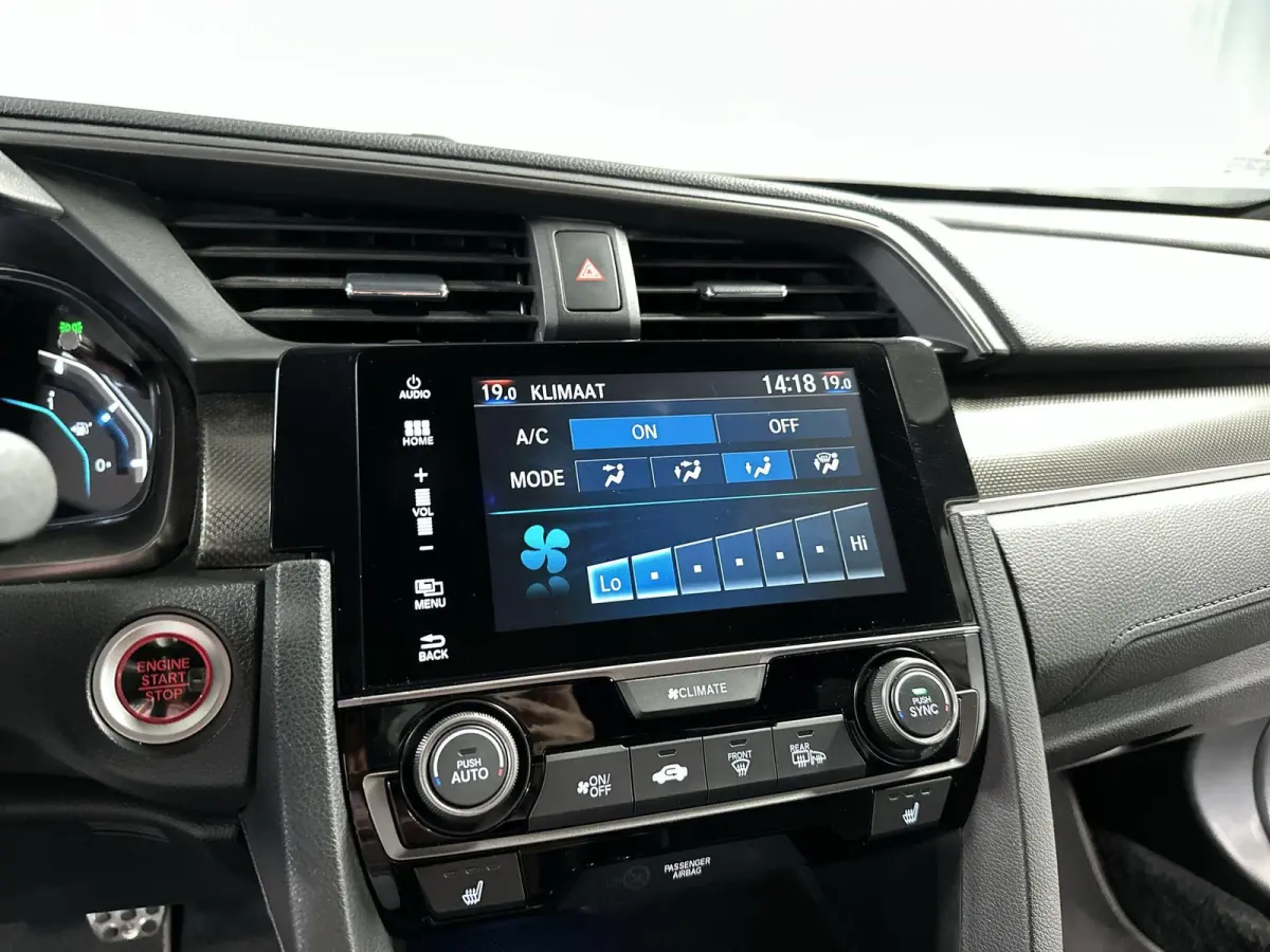 1.0 i-VTEC Executive Trekhaak | Pano | Navi